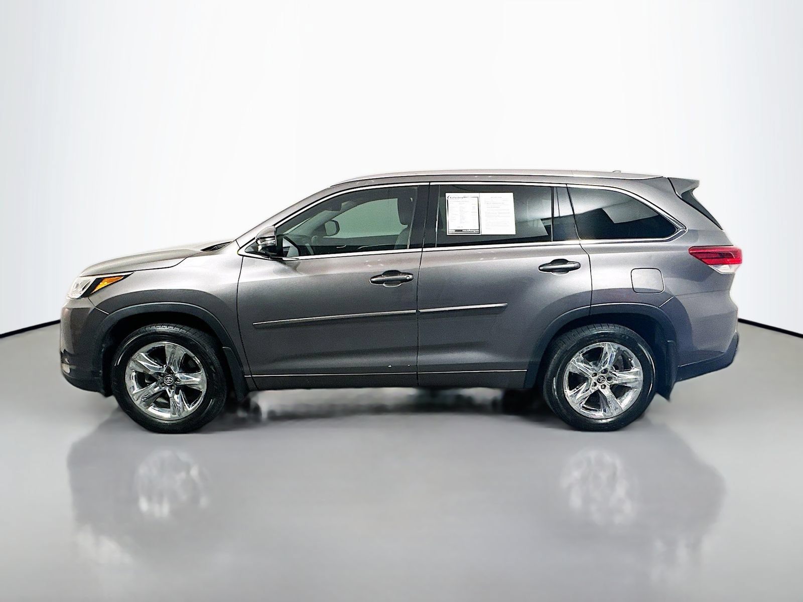 Used 2018 Toyota Highlander Limited Platinum AWD/4WD image 4