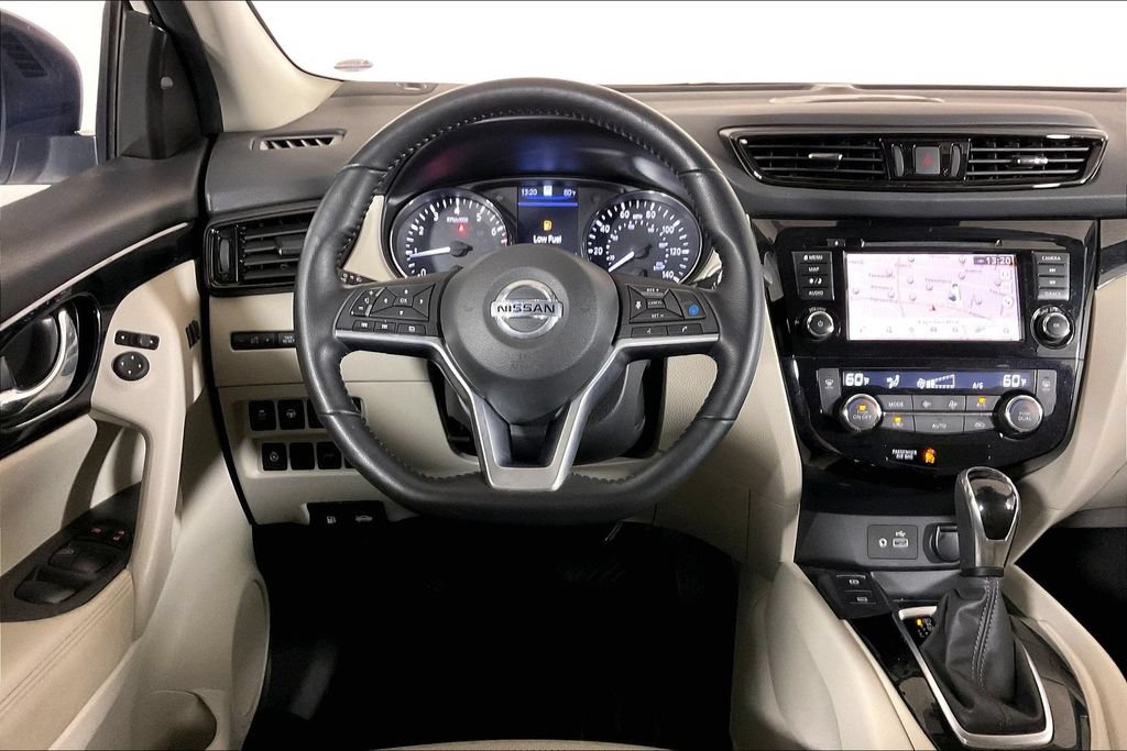 Used 2022 Nissan Rogue Sport SL w/ Premium Package FWD image 4