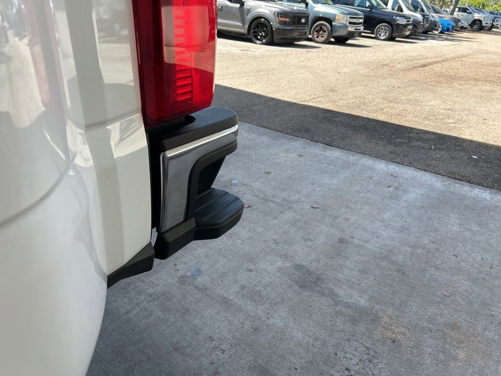 Used 2025 Ford F450 XLT image 19