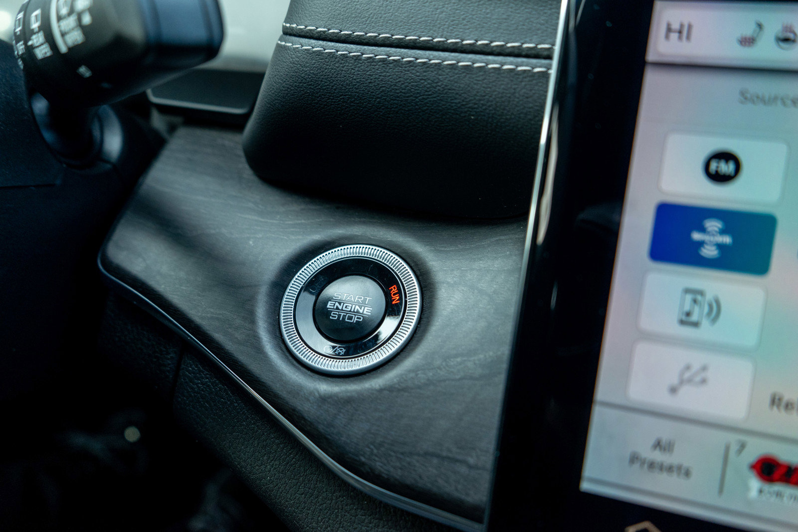 Used 2024 Jeep Grand Cherokee L Overland w/ Trailer Tow Package image 23