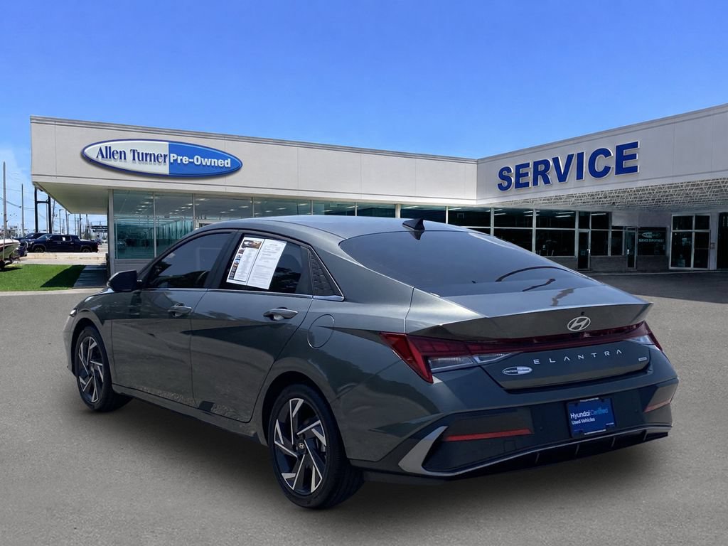 Certified 2024 Hyundai Elantra Limited FWD image 6