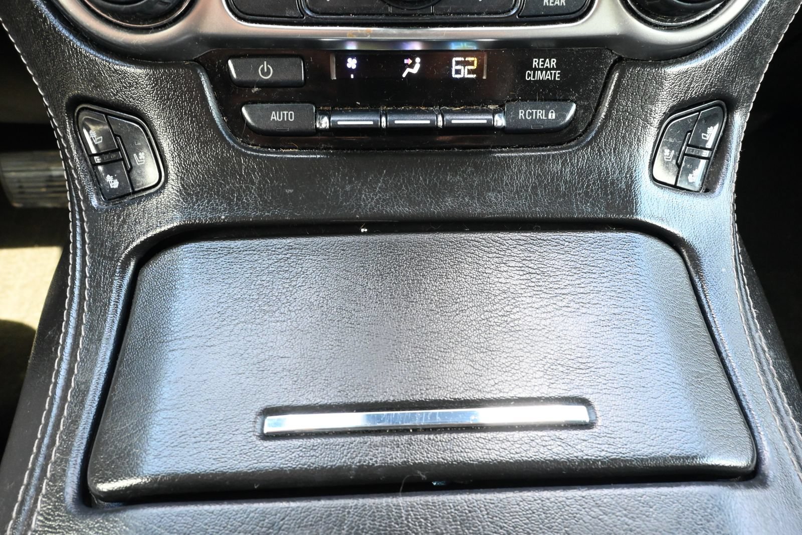 Used 2018 Chevrolet Tahoe Premier AWD/4WD image 20