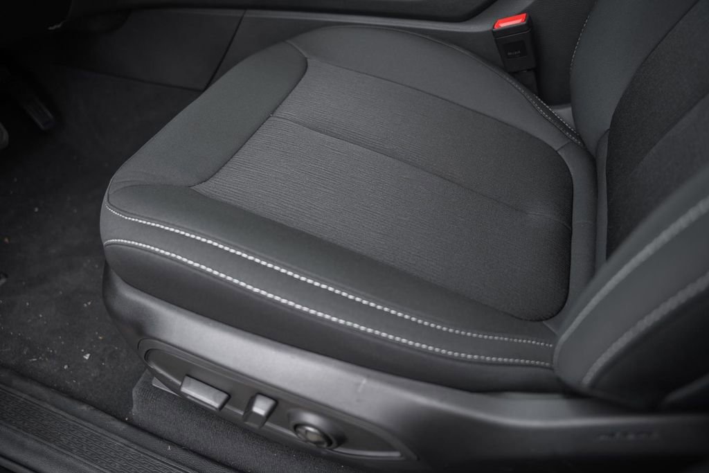 New 2025 Jeep Grand Cherokee Laredo X w/ Luxury Tech Group I image 33