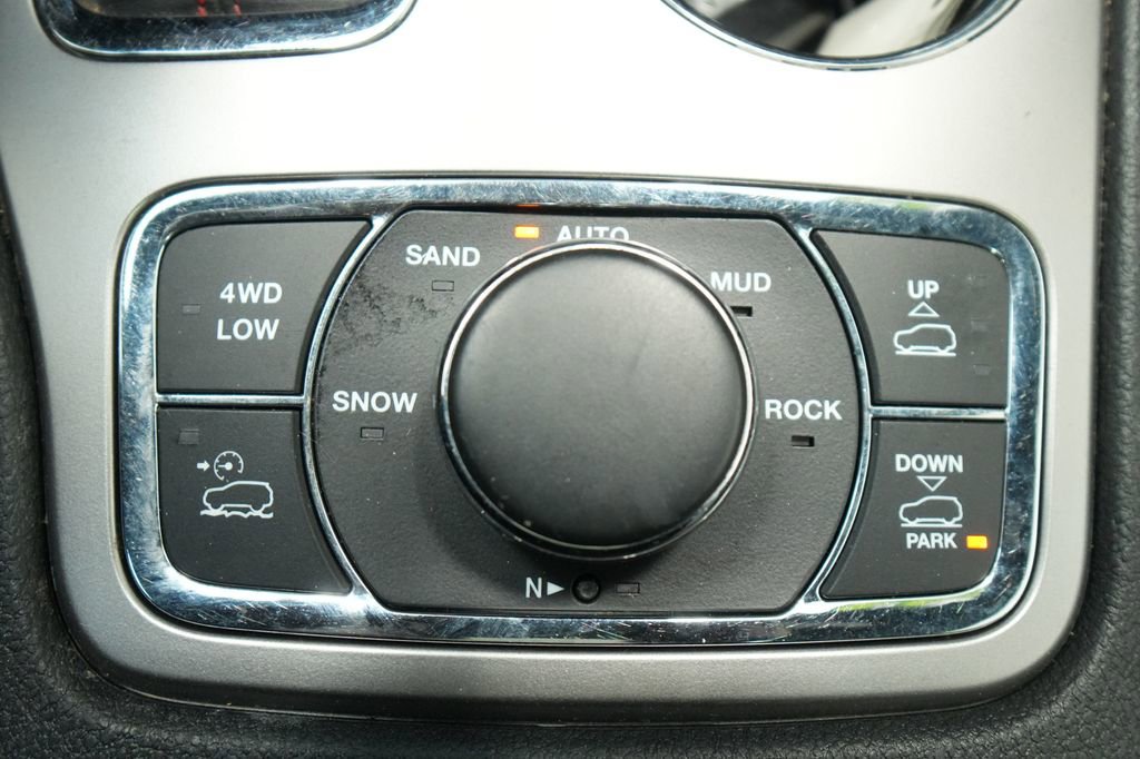 Used 2018 Jeep Grand Cherokee Trailhawk w/ Trailhawk Luxury Group image 36