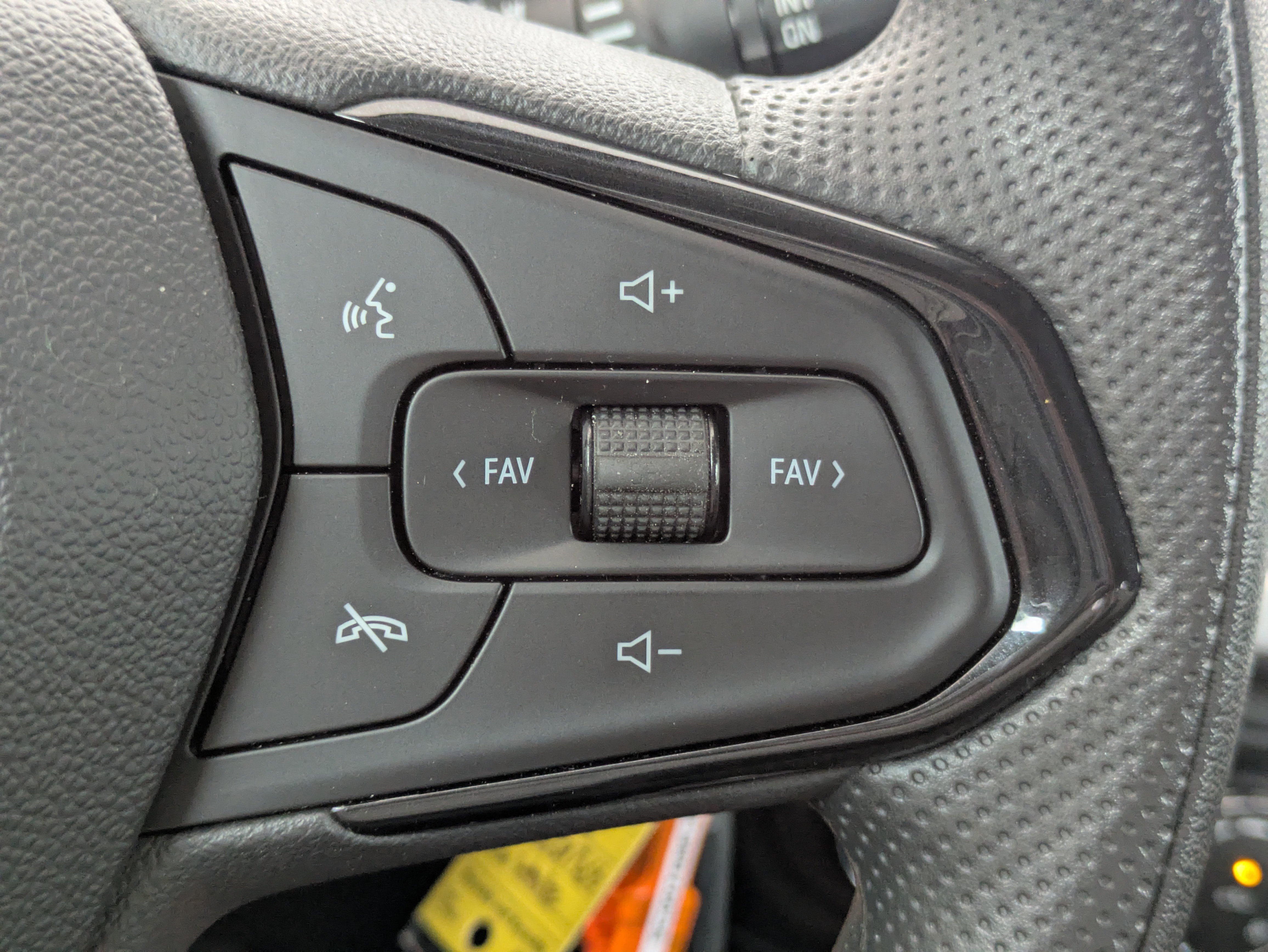 Used 2025 Chevrolet Trax LS FWD image 16