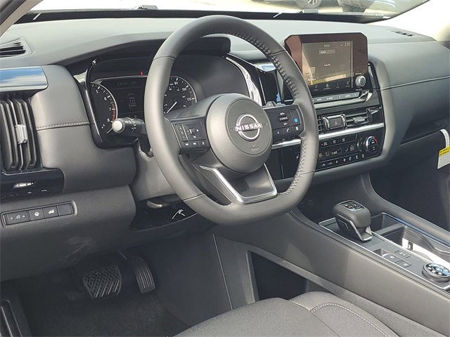 New 2025 Nissan Pathfinder SV w/ Black Appearance Package image 11