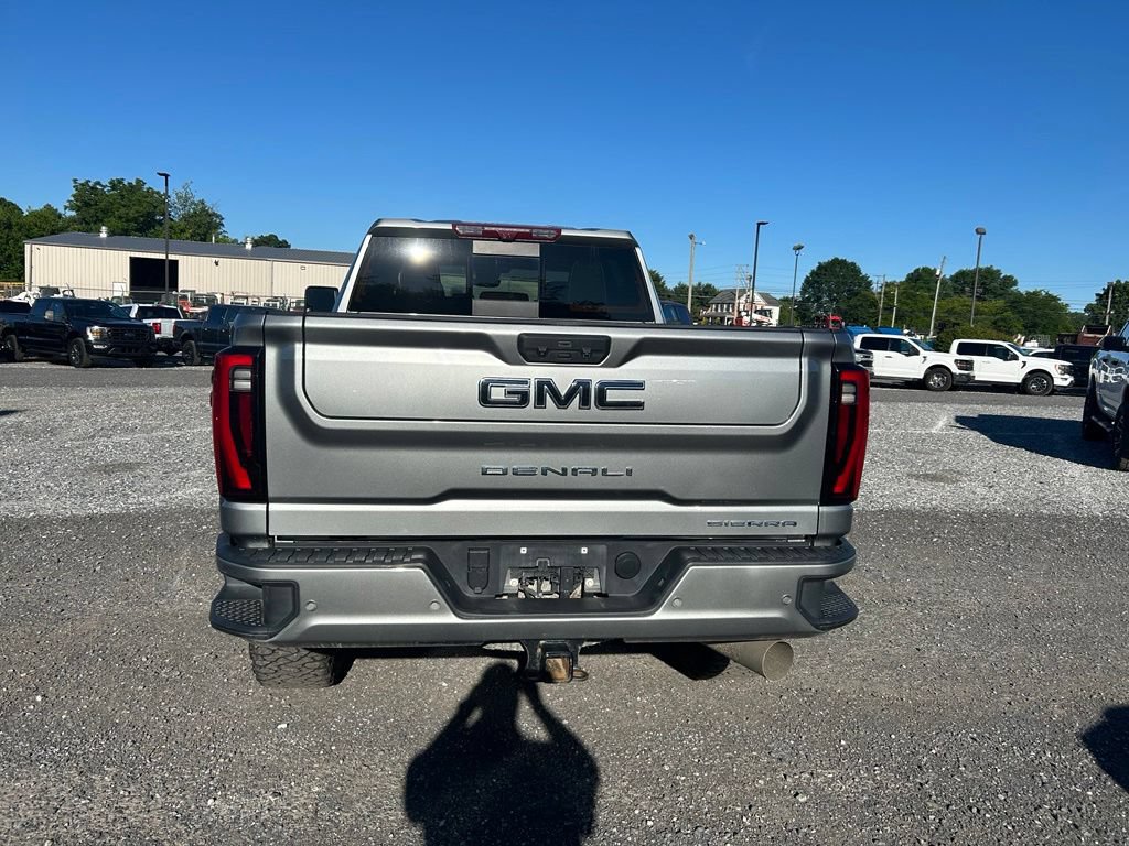 Used 2024 GMC Sierra 2500 Denali Ultimate AWD/4WD image 9