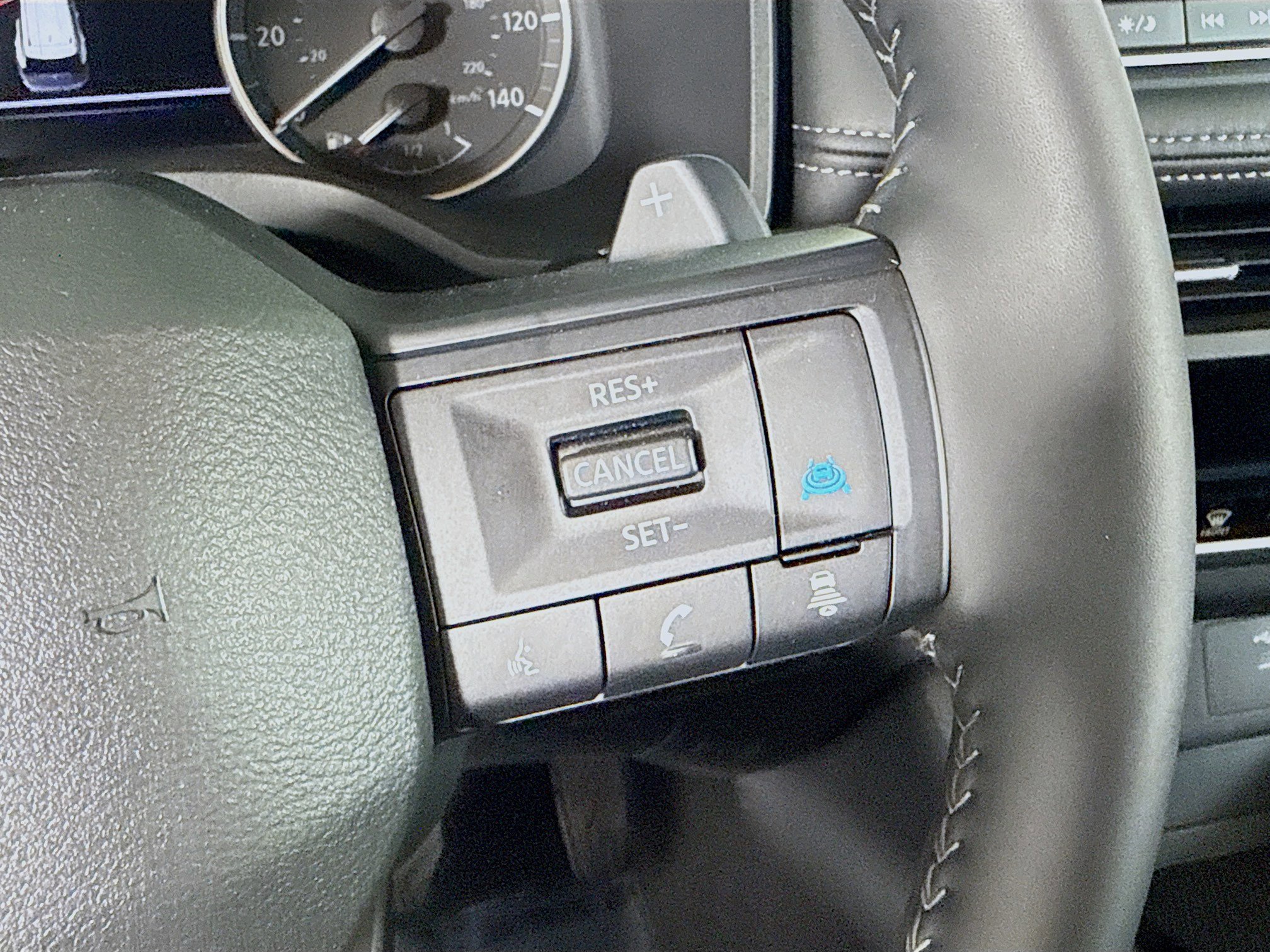 Used 2026 Nissan Rogue SV image 15