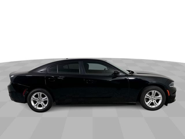 Used 2019 Dodge Charger SXT RWD image 9