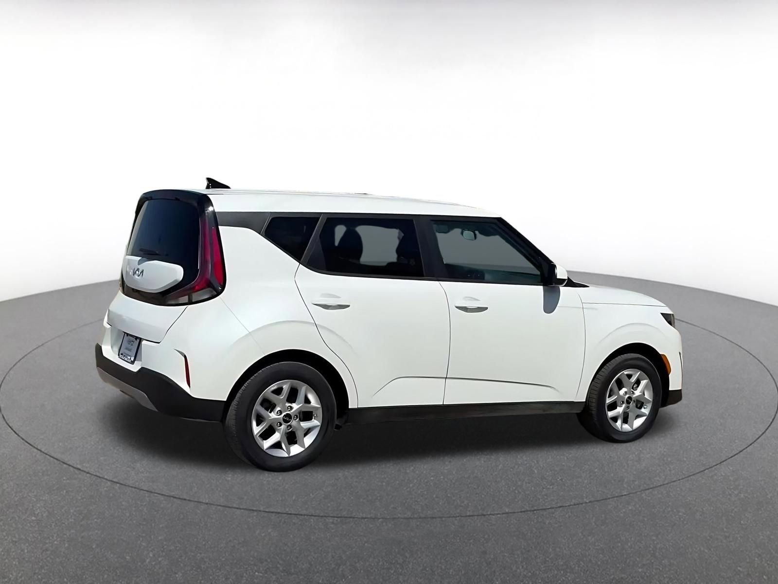 Used 2025 Kia Soul LX w/ LX Technology Package image 15
