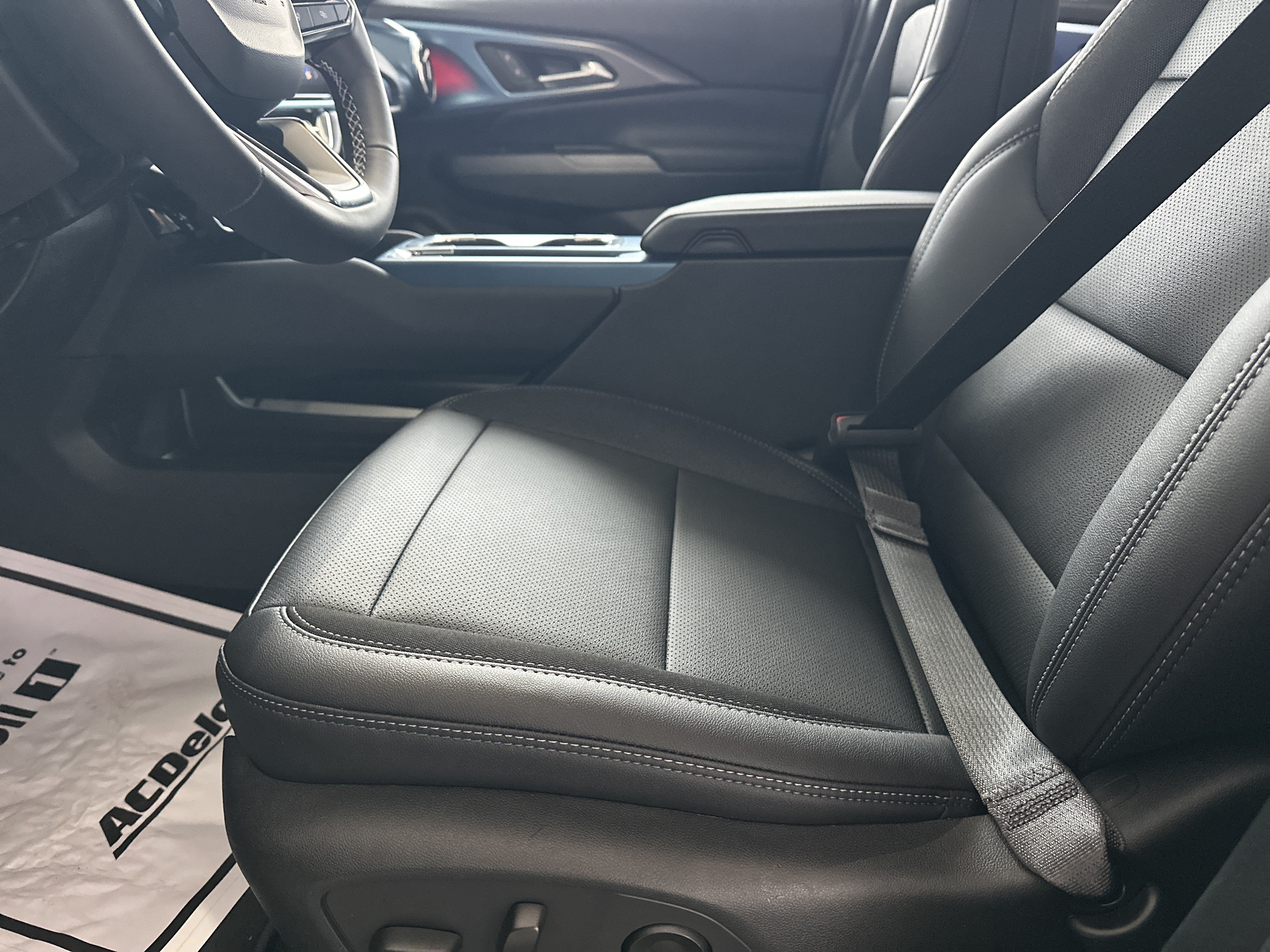 New 2026 Chevrolet Equinox EV LT AWD/4WD image 11