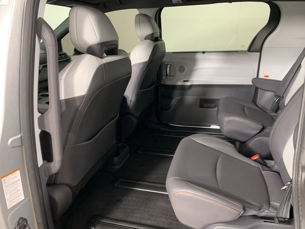 Used 2021 Toyota Sienna XSE w/ XSE Plus Package image 35