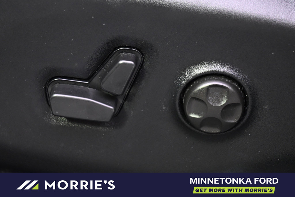 Used 2026 Chrysler Pacifica Select FWD image 15