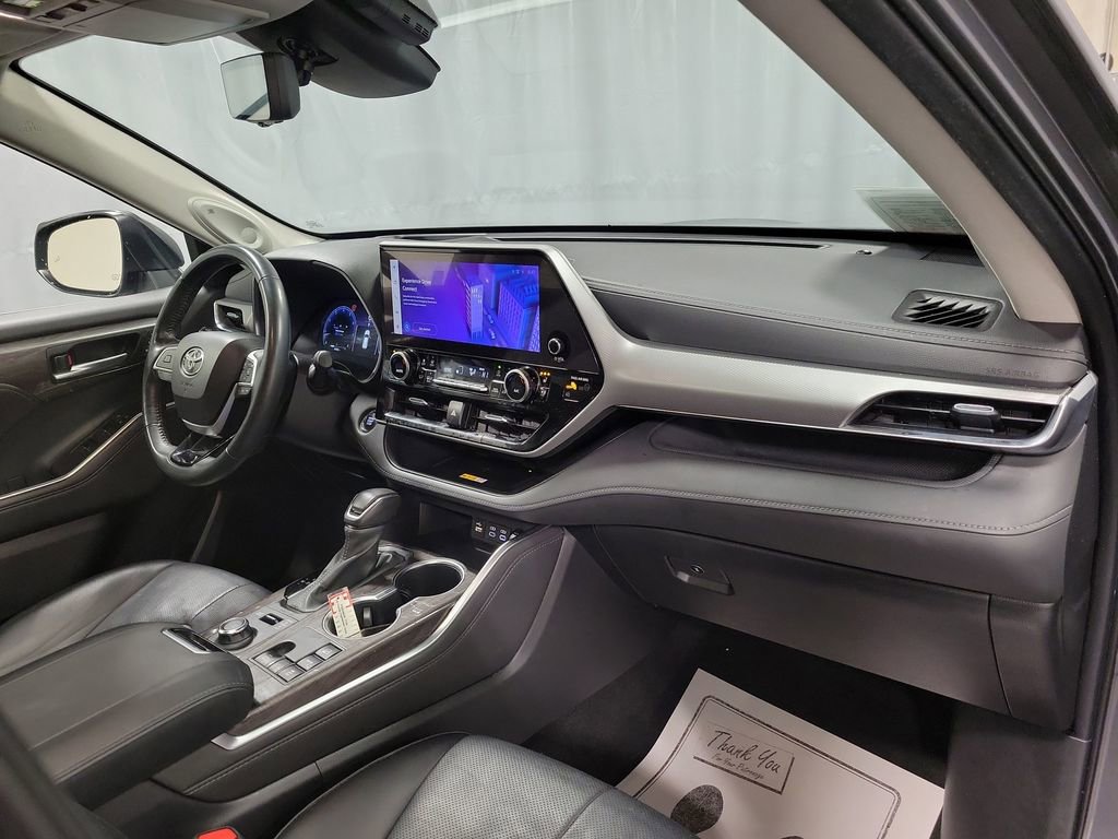 Used 2023 Toyota Highlander Platinum image 31