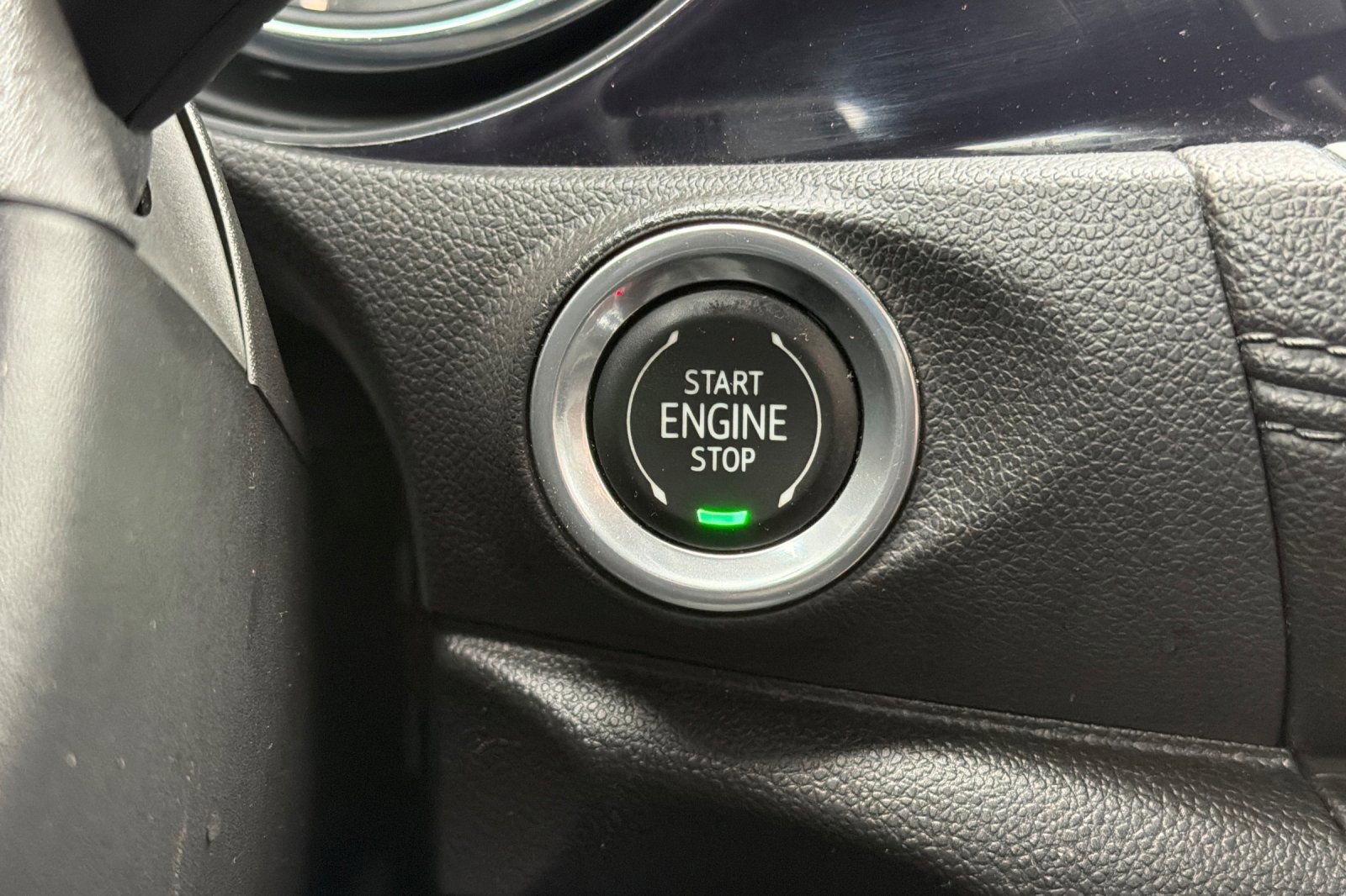 Used 2021 Buick Encore GX Essence w/ Advanced Technology Package FWD image 23