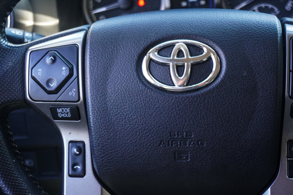 Used 2022 Toyota Tacoma SR5 w/ Technology Package RWD image 15