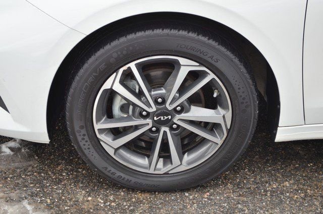 Used 2023 Kia Forte LXS image 13