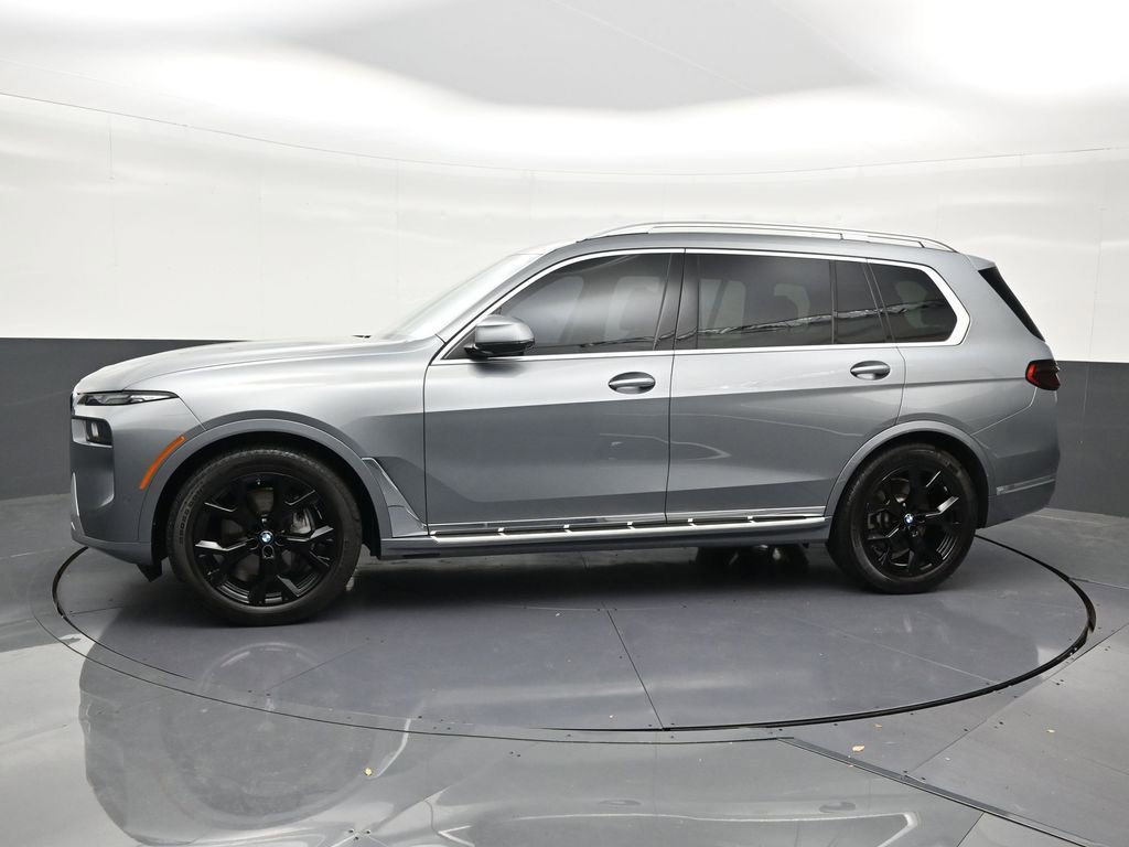 Used 2025 BMW X7 xDrive40i w/ Parking Assistance Package image 2