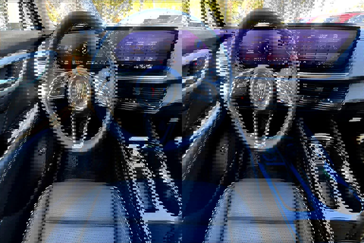 Used 2024 Buick Envision Avenir image 5