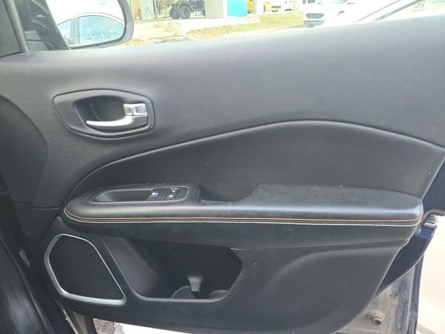 Used 2018 Jeep Compass Sport w/ Tech Group image 11