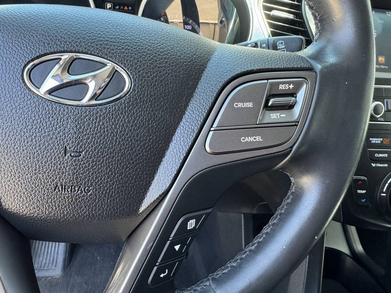 Used 2017 Hyundai Santa Fe Limited w/ Cargo Package AWD/4WD image 19