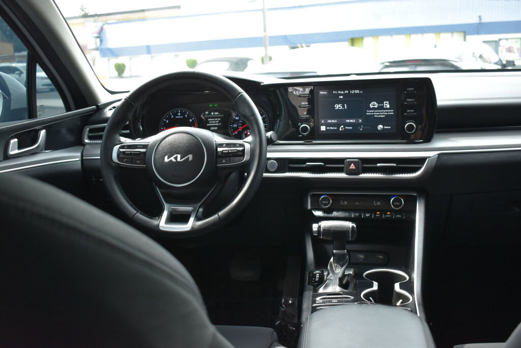 Used 2022 Kia K5 LXS image 2