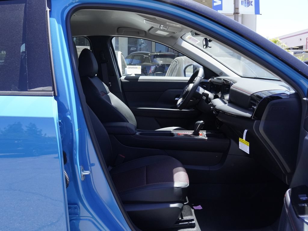 New 2026 Nissan Kicks SR FWD image 23
