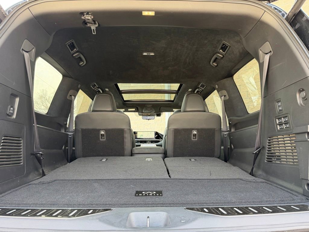 Used 2025 INFINITI QX80 Autograph image 10