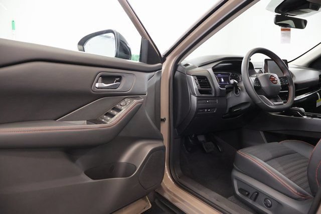 New 2026 Nissan Rogue SV AWD/4WD image 9