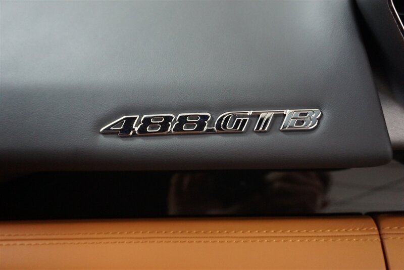 Used 2019 Ferrari 488 GTB RWD image 45