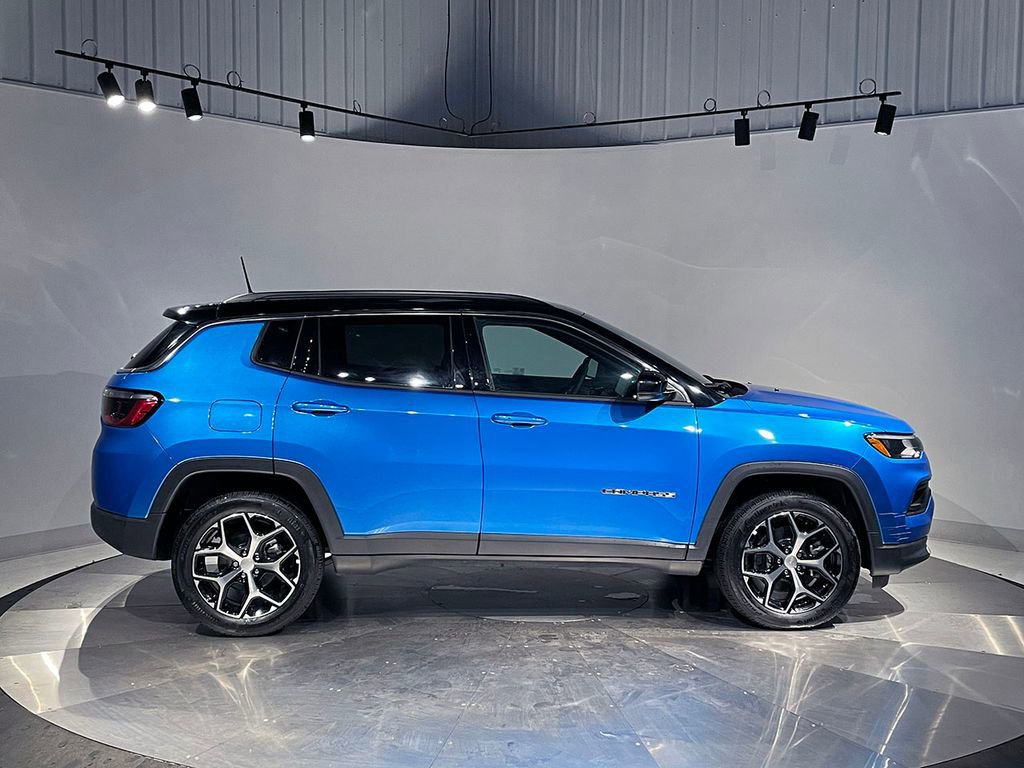 Used 2024 Jeep Compass Limited image 10