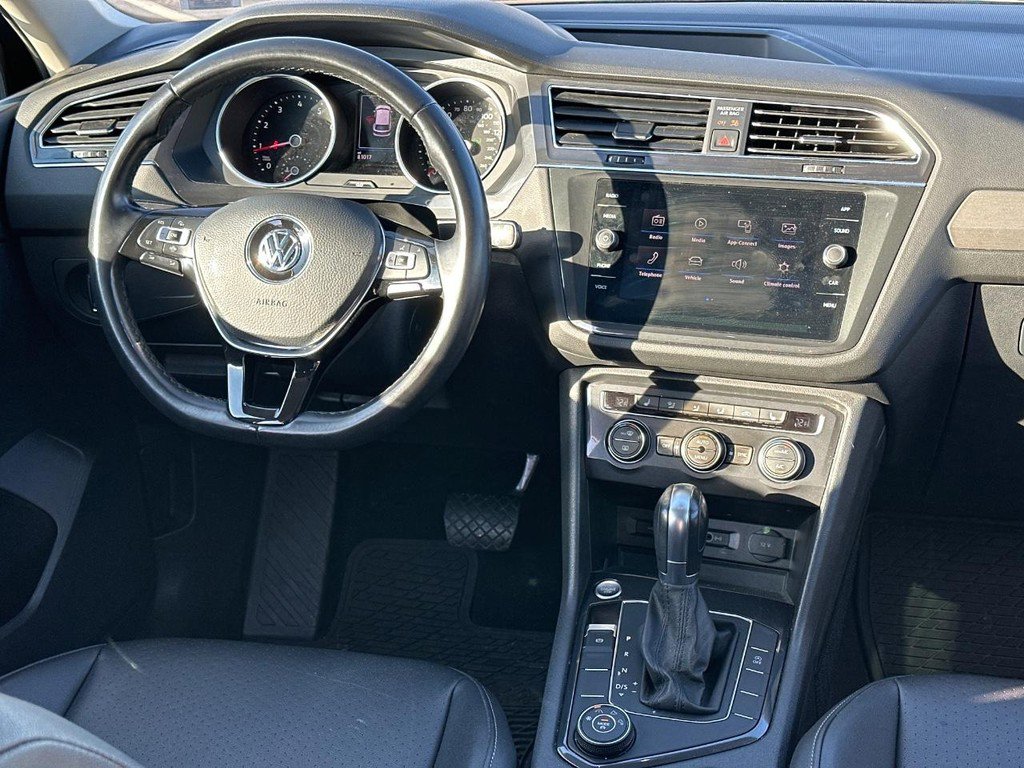 Used 2019 Volkswagen Tiguan SE w/ Panoramic Sunroof Package image 13