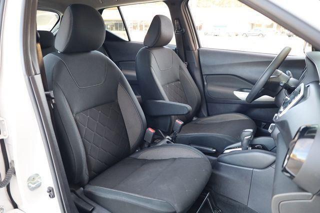 Used 2019 Nissan Kicks SV FWD image 23