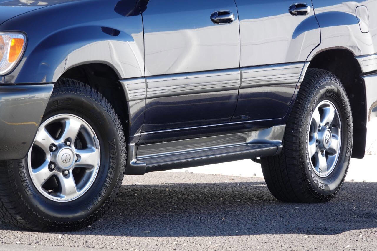 Used 2002 Toyota Land Cruiser AWD/4WD image 34