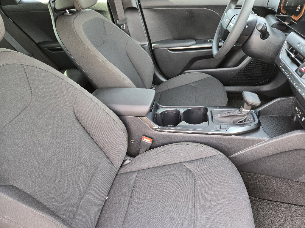 New 2026 Kia K4 LXS image 10