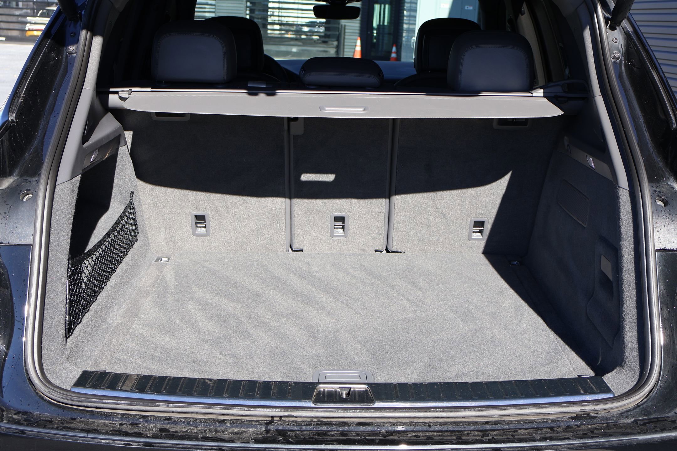 Certified 2023 Porsche Cayenne Platinum Edition image 24