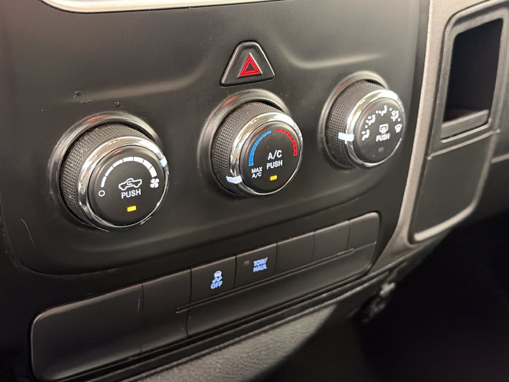 Used 2018 RAM 1500 Express w/ Express Value Package AWD/4WD image 21