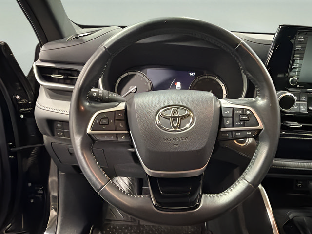 Used 2022 Toyota Highlander XSE FWD image 15