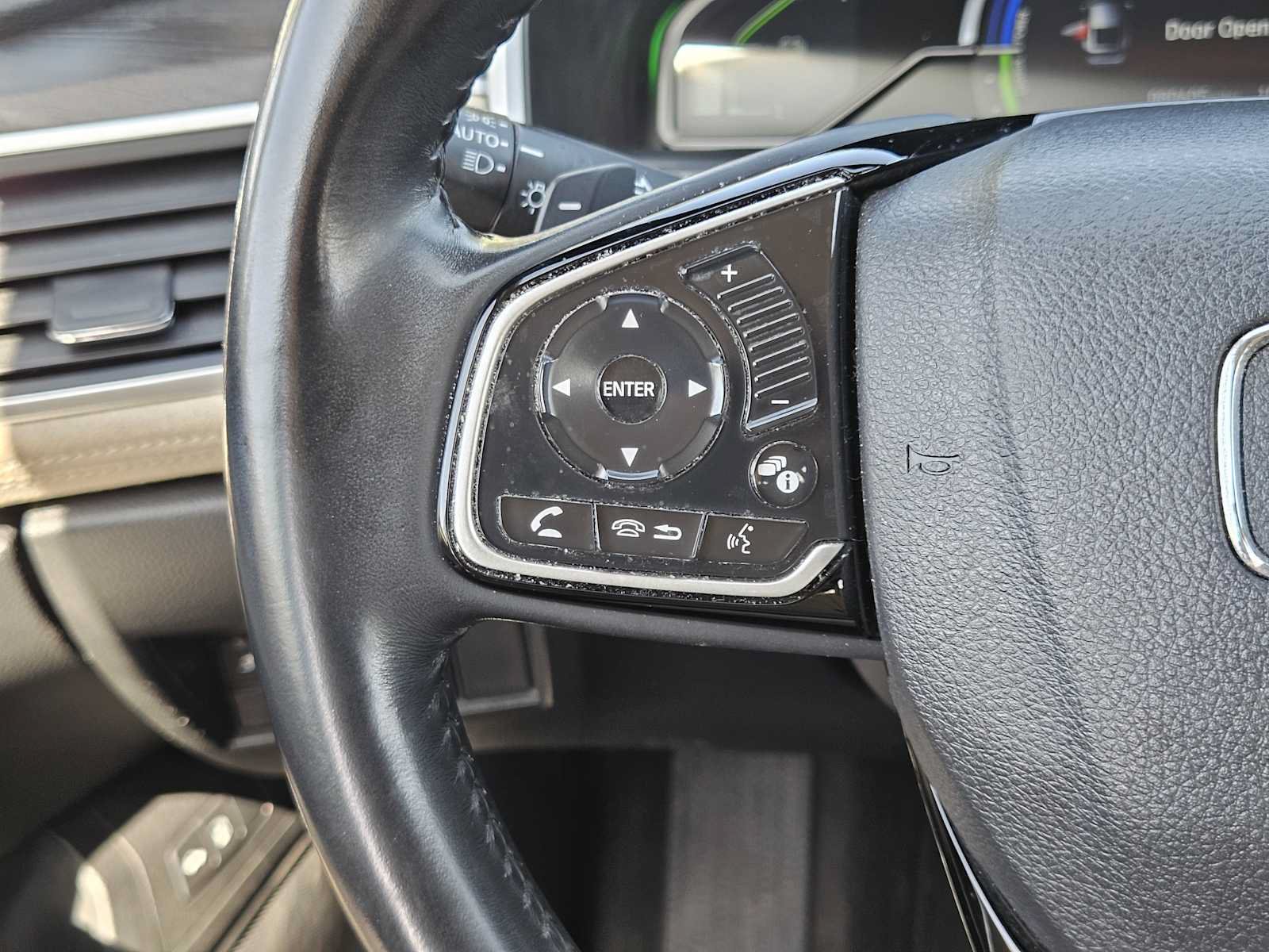 Certified 2018 Honda Clarity Touring image 27