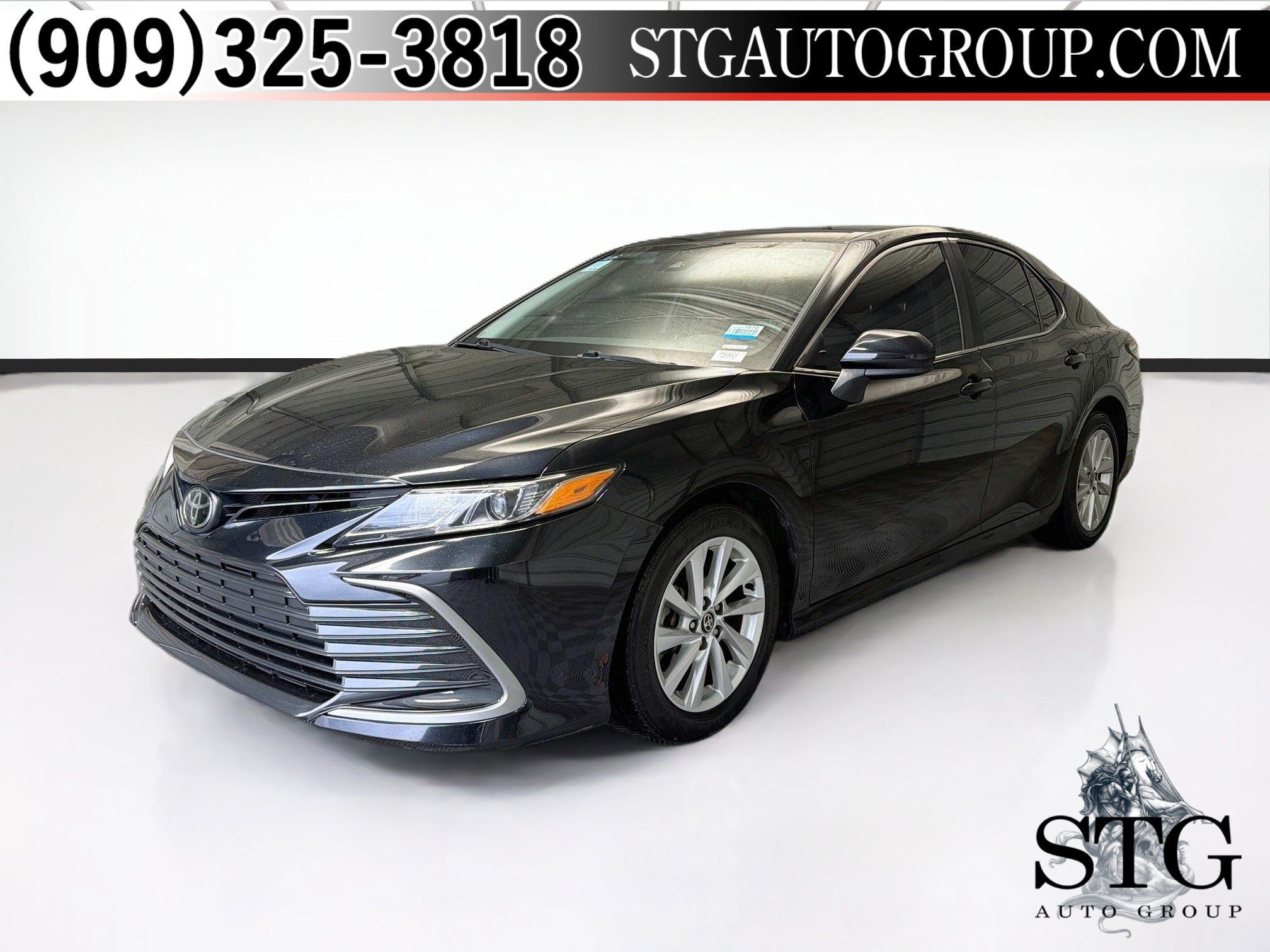 Used 2023 Toyota Camry LE FWD image 1