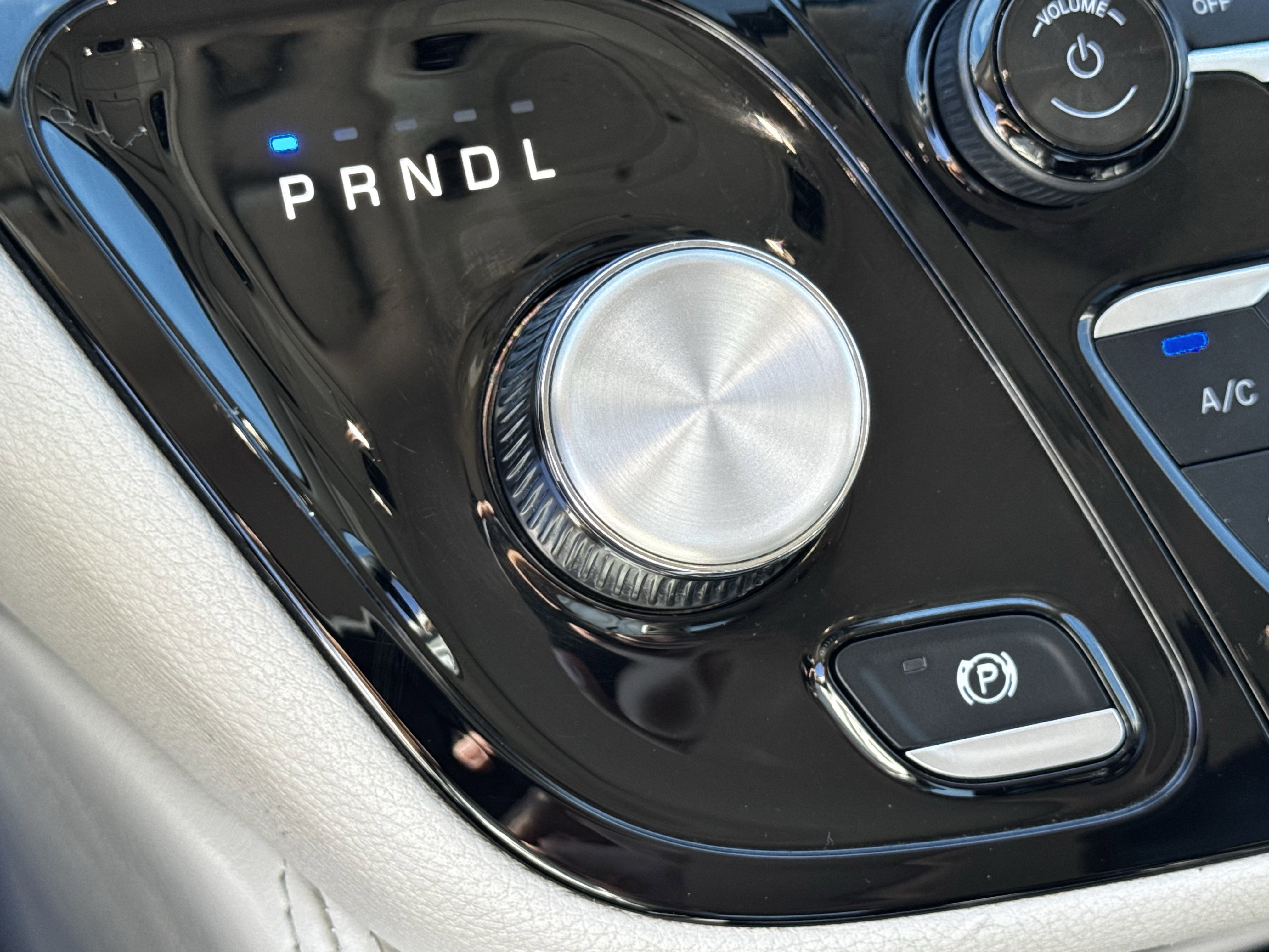 Used 2023 Chrysler Pacifica Limited image 21