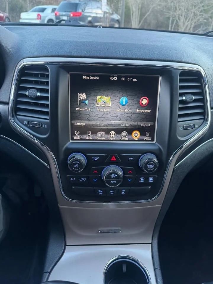 Used 2015 Jeep Grand Cherokee Limited image 32