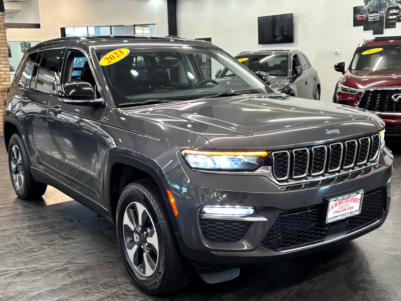 Used 2023 Jeep Grand Cherokee 4WD 4xe image 6