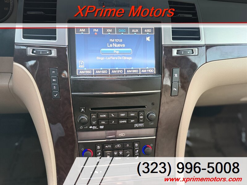 Used 2011 Cadillac Escalade Luxury AWD/4WD image 25