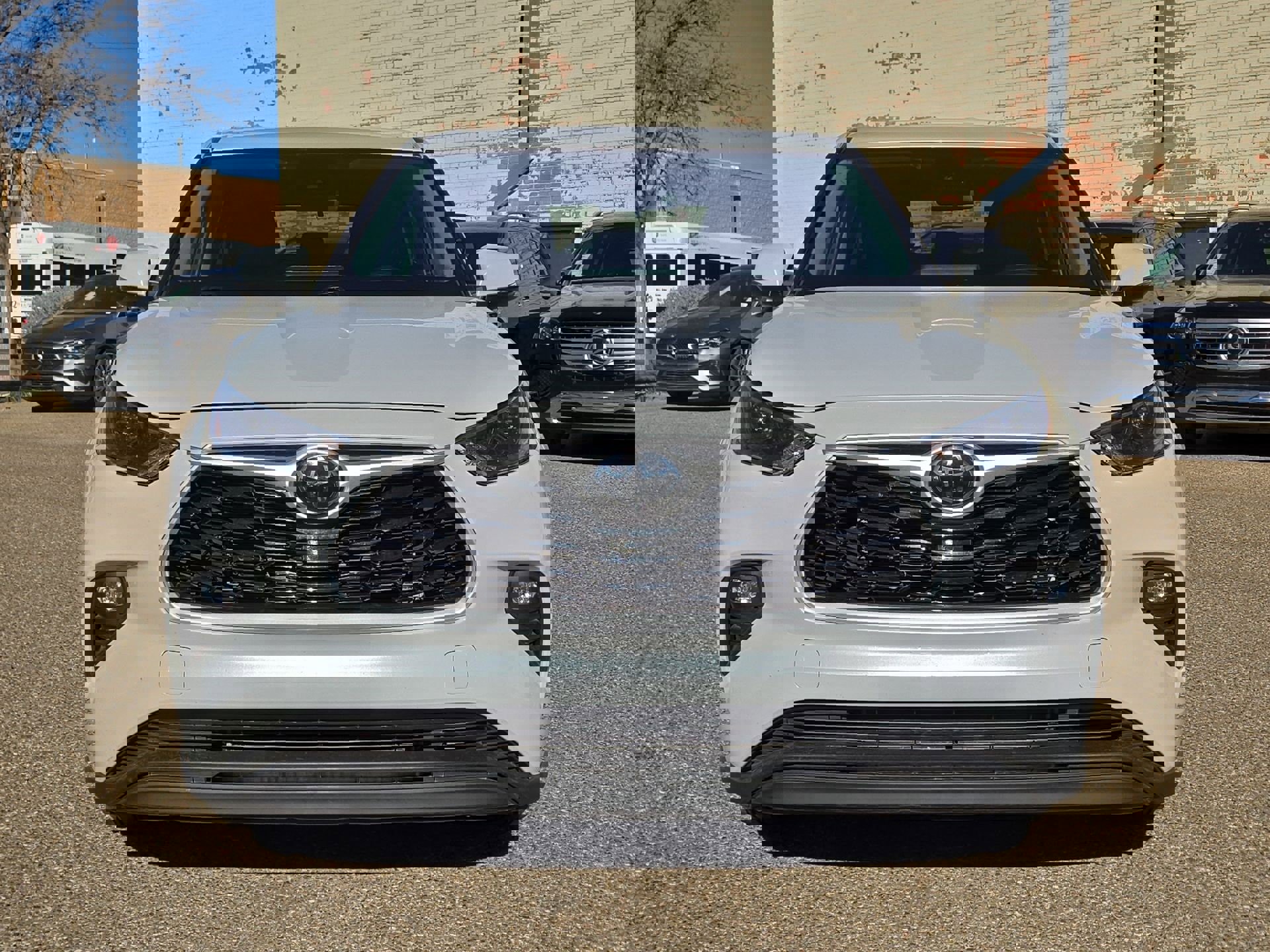 Used 2023 Toyota Highlander LE image 10