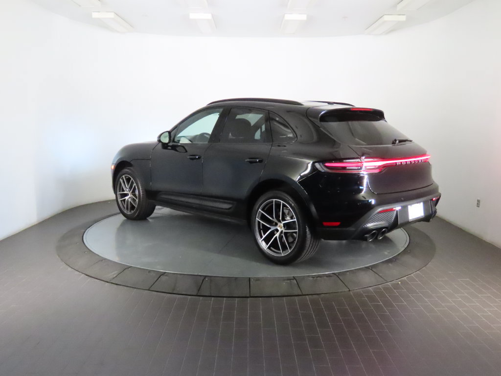 Certified 2026 Porsche Macan AWD/4WD image 3