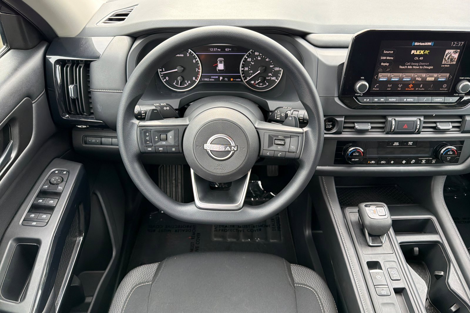 Used 2025 Nissan Pathfinder S image 13