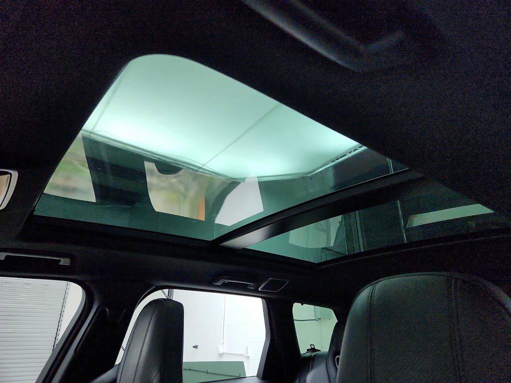 Used 2017 Land Rover Range Rover Sport SVR image 15