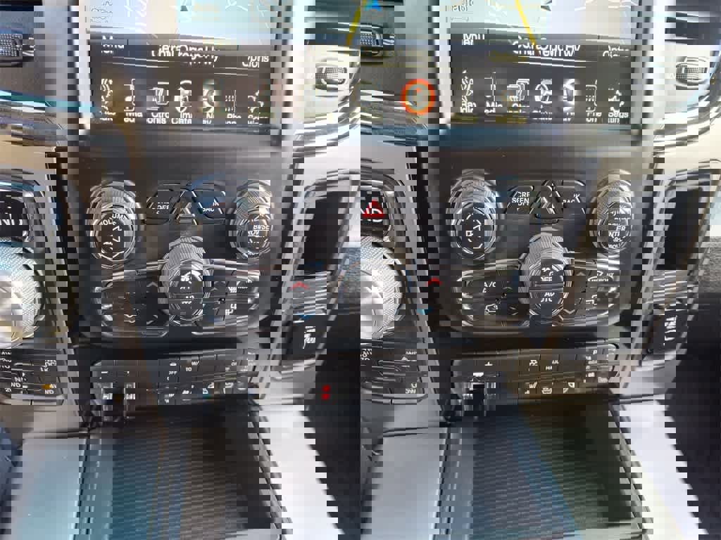 Used 2014 RAM 1500 Sport w/ Sport Premium Group image 19