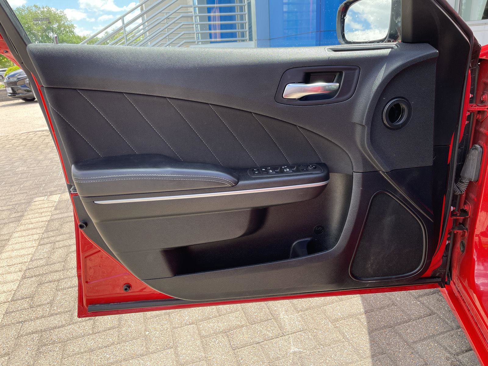 Used 2022 Dodge Charger SXT RWD image 12